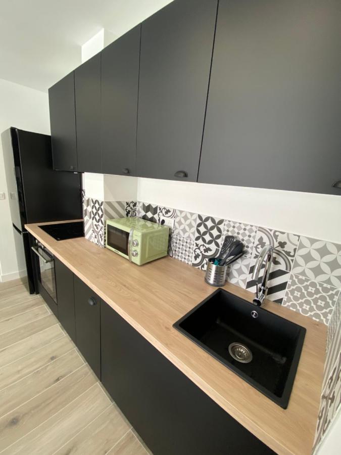 Ajaccio Magnifique T2 37M2 Centre Ville Vue Mer Au Bord De La Plage Neuf 4 Couchages Balcon Parking Prive Ferme Clim Wifi Ajaccio (Corsica) Exterior foto