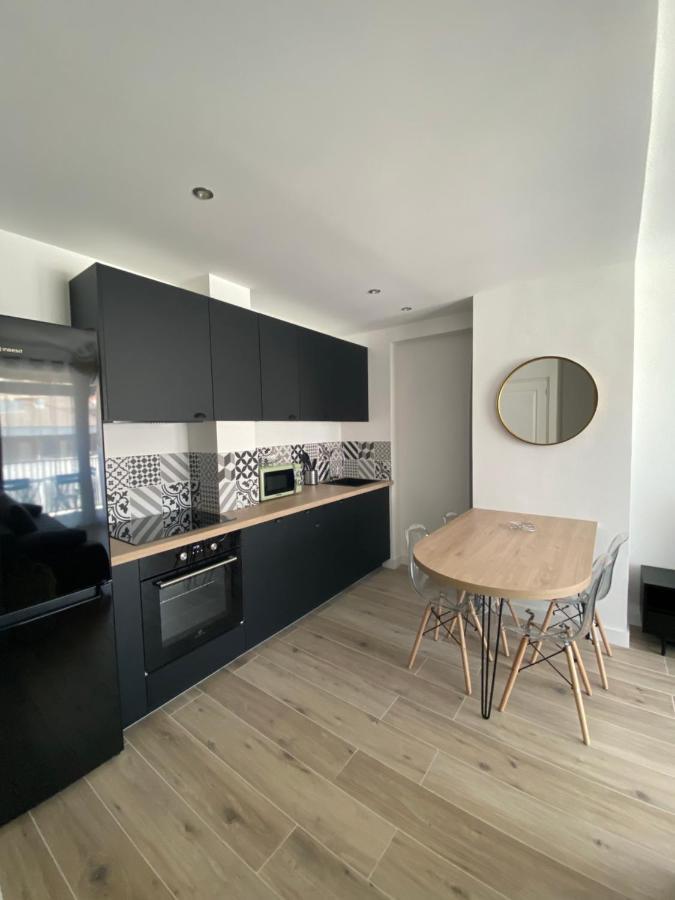 Ajaccio Magnifique T2 37M2 Centre Ville Vue Mer Au Bord De La Plage Neuf 4 Couchages Balcon Parking Prive Ferme Clim Wifi Ajaccio (Corsica) Exterior foto