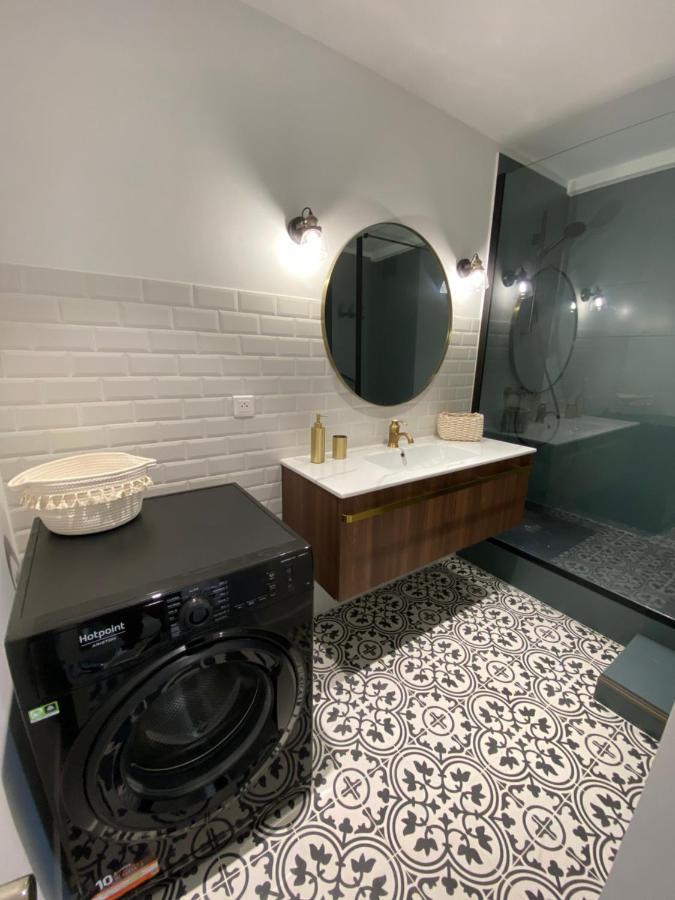 Ajaccio Magnifique T2 37M2 Centre Ville Vue Mer Au Bord De La Plage Neuf 4 Couchages Balcon Parking Prive Ferme Clim Wifi Ajaccio (Corsica) Exterior foto