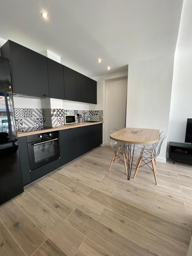 Ajaccio Magnifique T2 37M2 Centre Ville Vue Mer Au Bord De La Plage Neuf 4 Couchages Balcon Parking Prive Ferme Clim Wifi Ajaccio (Corsica) Exterior foto