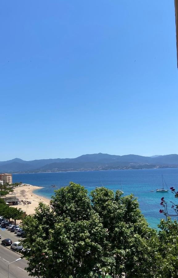 Ajaccio Magnifique T2 37M2 Centre Ville Vue Mer Au Bord De La Plage Neuf 4 Couchages Balcon Parking Prive Ferme Clim Wifi Ajaccio (Corsica) Exterior foto