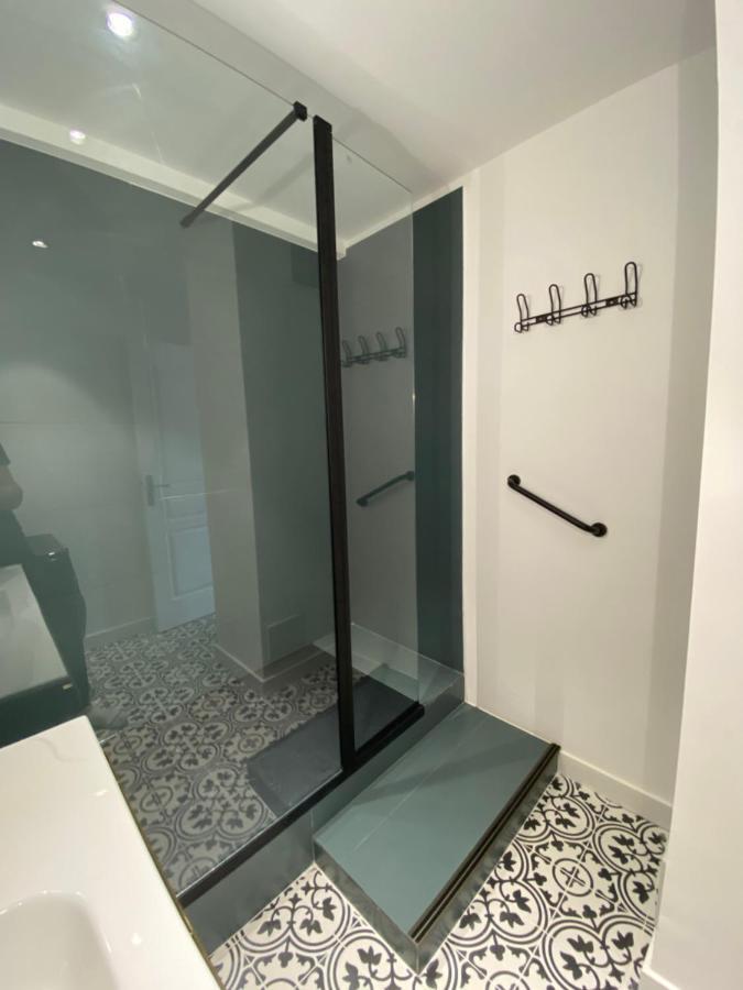 Ajaccio Magnifique T2 37M2 Centre Ville Vue Mer Au Bord De La Plage Neuf 4 Couchages Balcon Parking Prive Ferme Clim Wifi Ajaccio (Corsica) Exterior foto